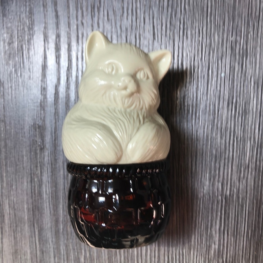 Avon cat shaped Vintage perfume bottle that still smells like the original scent